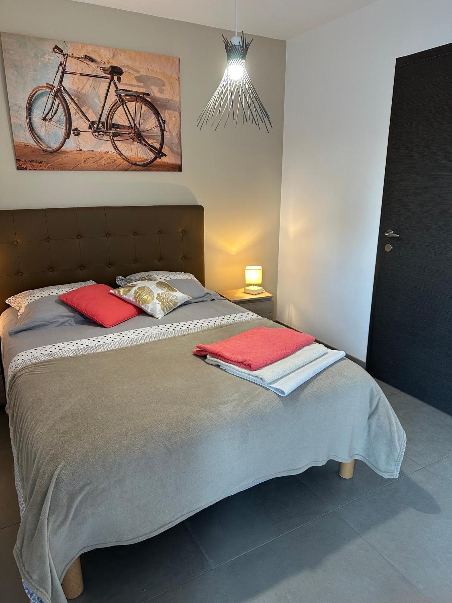 A La Belle Quatrieme Etoile Apartment อานซี ภายนอก รูปภาพ